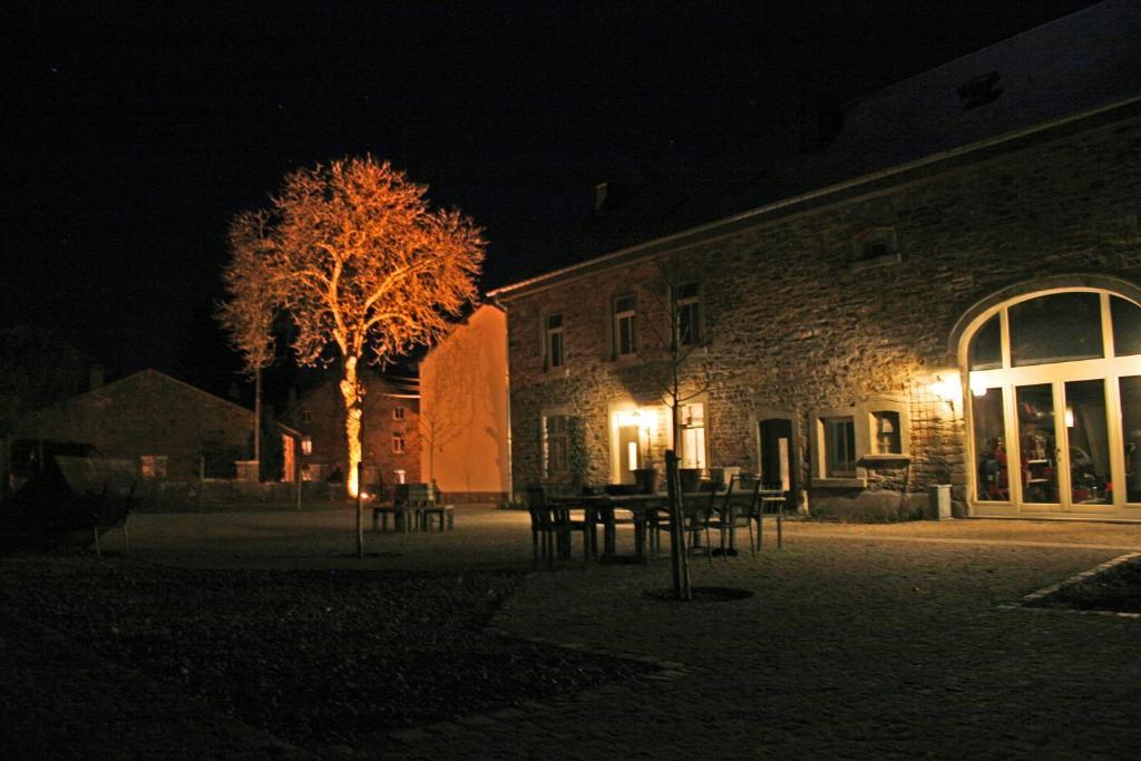 B&B Le Tapis Rouge Vielsalm Exterior photo